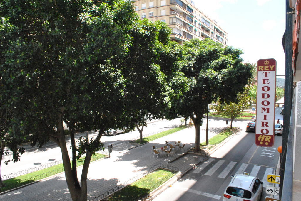 Hostal Rey Teodomiro Οριουέλα Εξωτερικό φωτογραφία