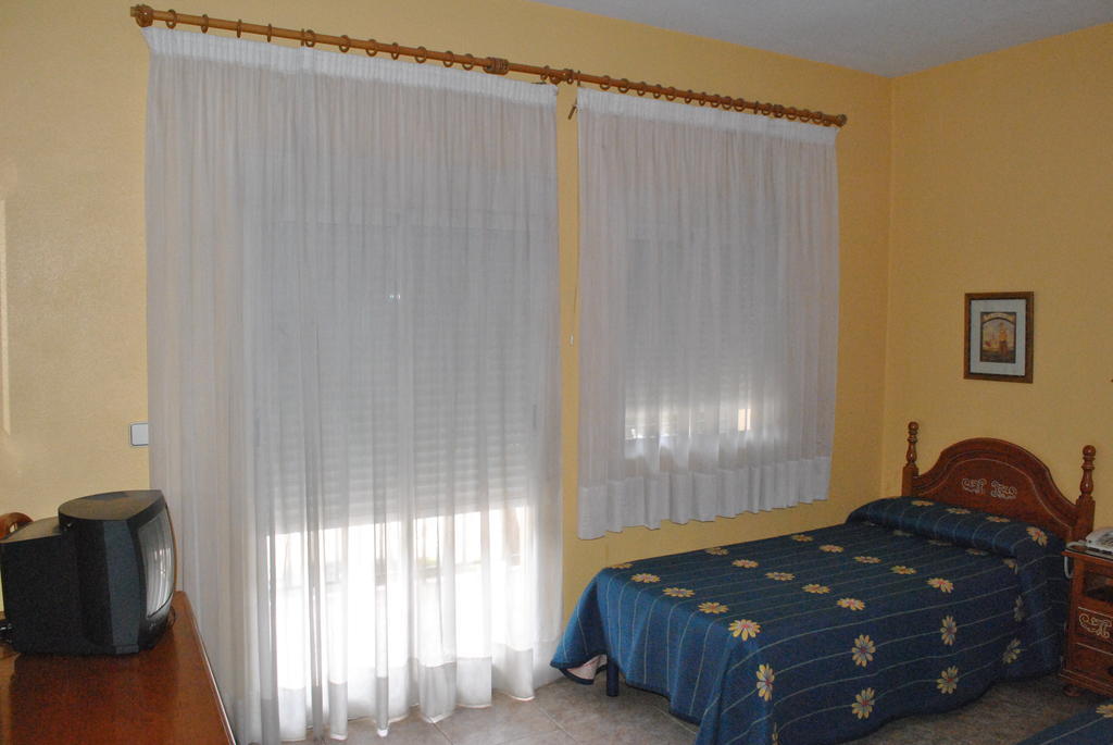 Hostal Rey Teodomiro Οριουέλα Εξωτερικό φωτογραφία